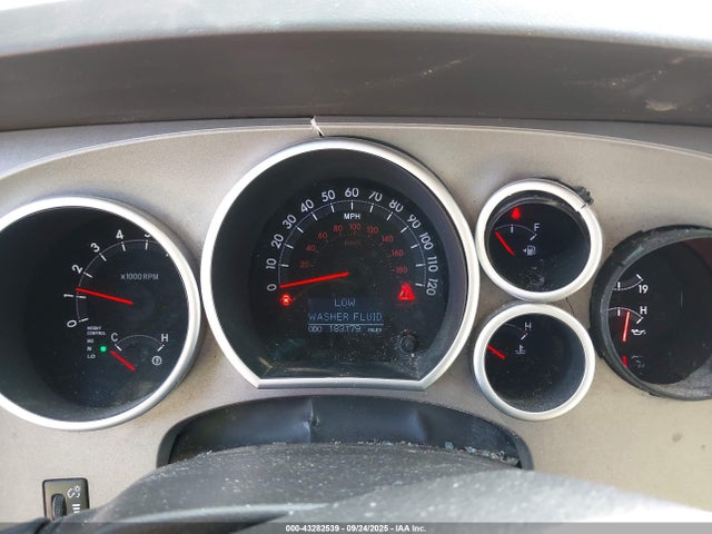 Продажа на аукционе авто 2010 Toyota Sequoia Platinum 5.7l V8, vin: 5TDDW5G18AS028476, номер лота: 43282539