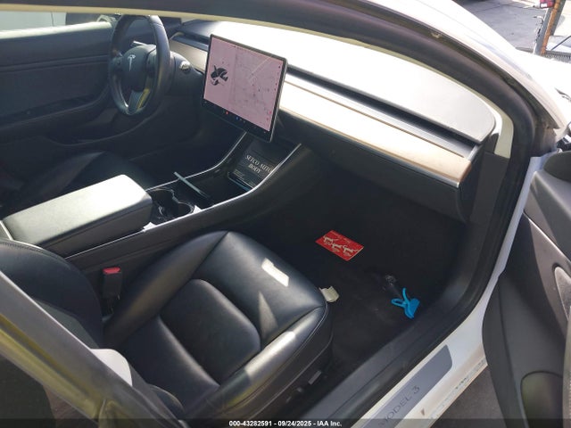 2019 TESLA MODEL 3 5YJ3E1EAXKF447591 Photo 4