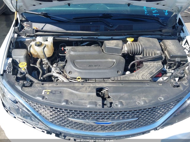 Chrysler 2019 2019 2C4RC1DG0KR561190 Image 10