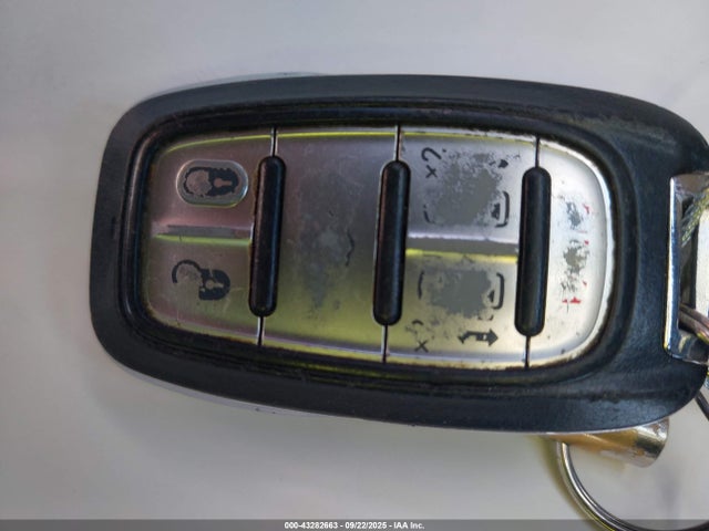 Chrysler 2019 2019 2C4RC1DG0KR561190 Image 11
