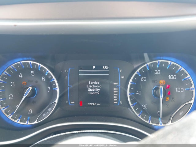 Chrysler 2019 2019 2C4RC1DG0KR561190 Image 7