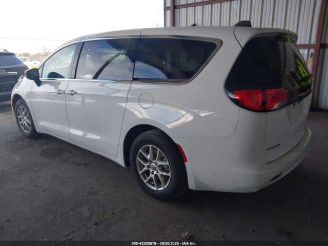 2024 CHRYSLER VOYAGER 2C4RC1CGXRR195153 Photo 2