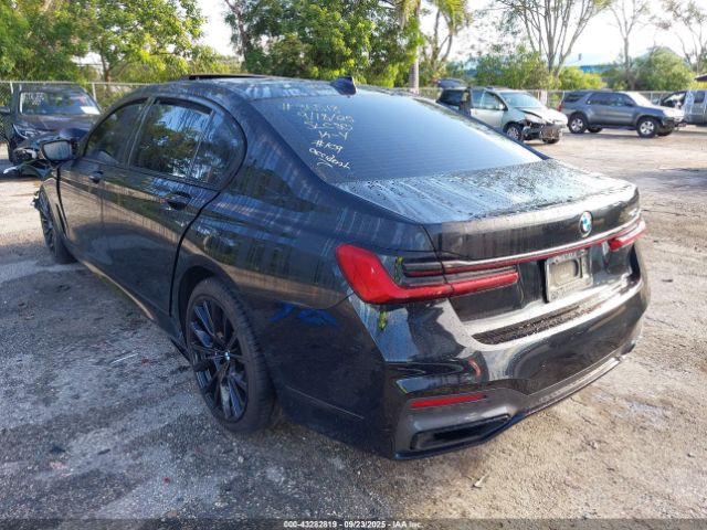 2022 BMW 740 WBA7T2C08NCH17992 Photo 2