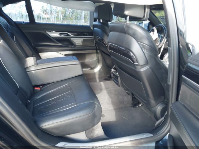 2022 BMW 740 WBA7T2C08NCH17992 Photo 7