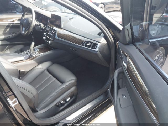 2019 BMW 530I WBAJA5C56KWW08642 Photo 4