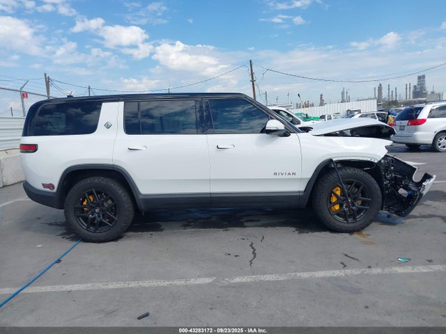7PDSGABA6PN017536 Rivian R1s Adventure