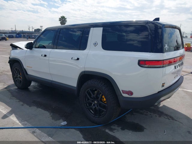 7PDSGABA6PN017536 Rivian R1s Adventure