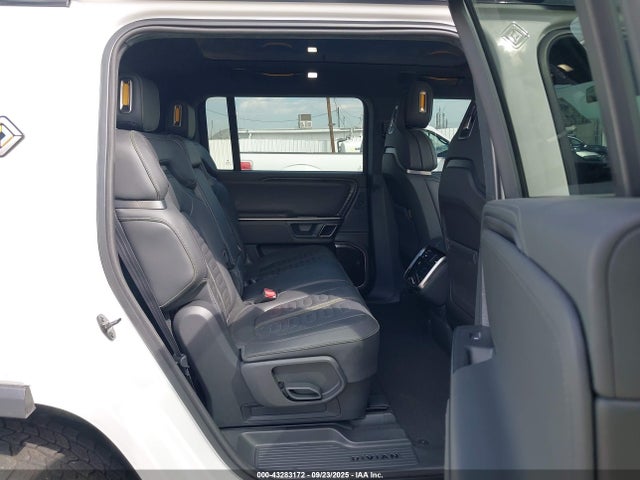7PDSGABA6PN017536 Rivian R1s Adventure