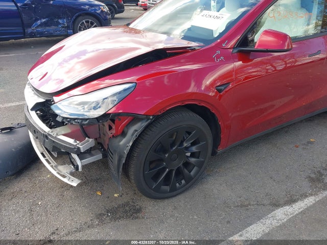 2025 TESLA MODEL Y 7SAYGAEE2SF254390 Photo 1