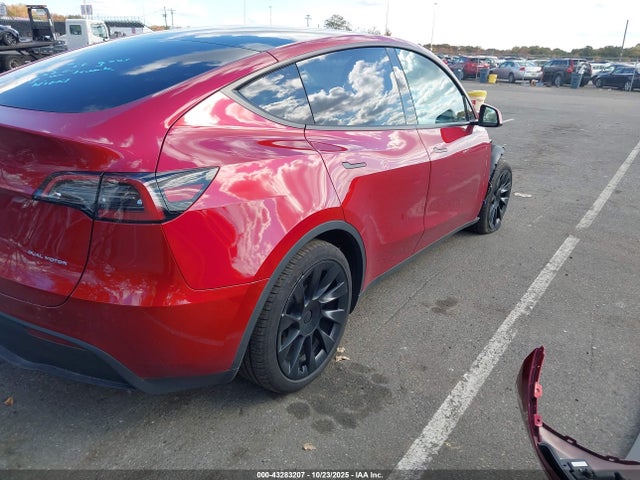 2025 TESLA MODEL Y 7SAYGAEE2SF254390 Photo 3