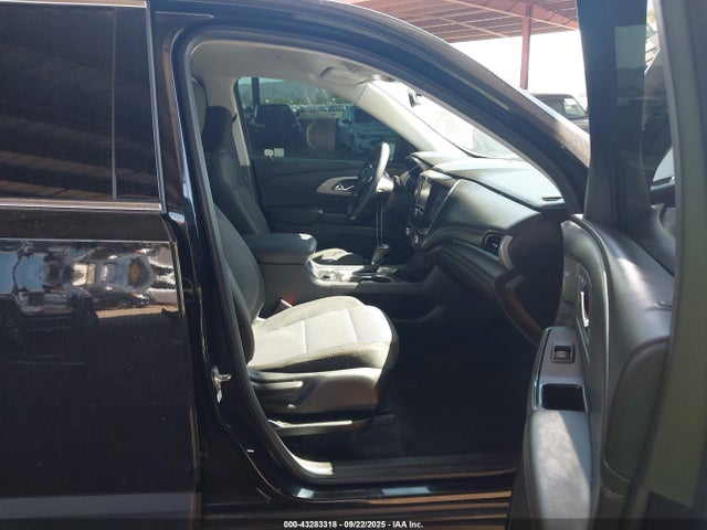 1GNERFKW2JJ213227 Chevrolet Traverse Ls