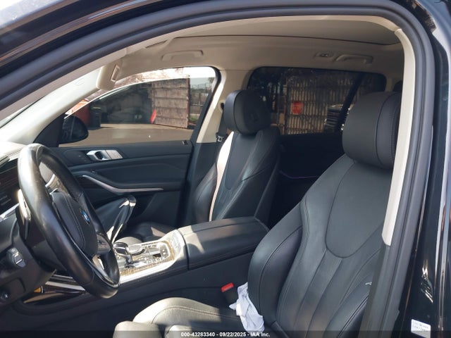 BMW X7 2019 5UXCW2C59KL080865 Image 18