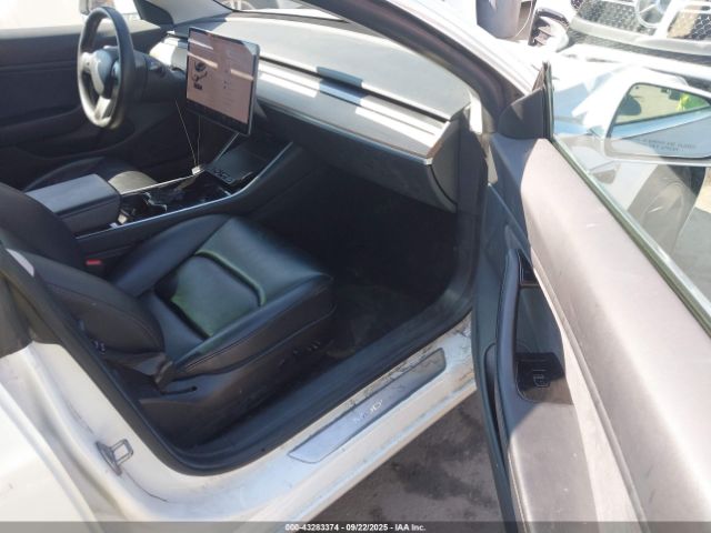 2019 TESLA MODEL 3 5YJ3E1EA6KF484251 Photo 4