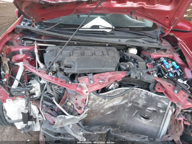 5YFBURHE9HP663943 Toyota COROLLA LE