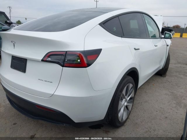 2023 TESLA MODEL Y 7SAYGDEE7PF633166 Photo 3