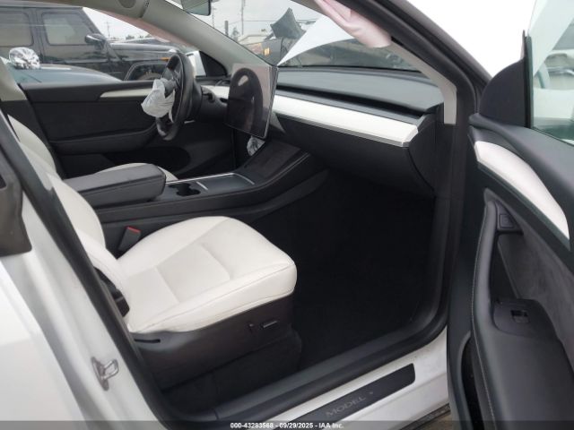 2023 TESLA MODEL Y 7SAYGDEE7PF633166 Photo 4