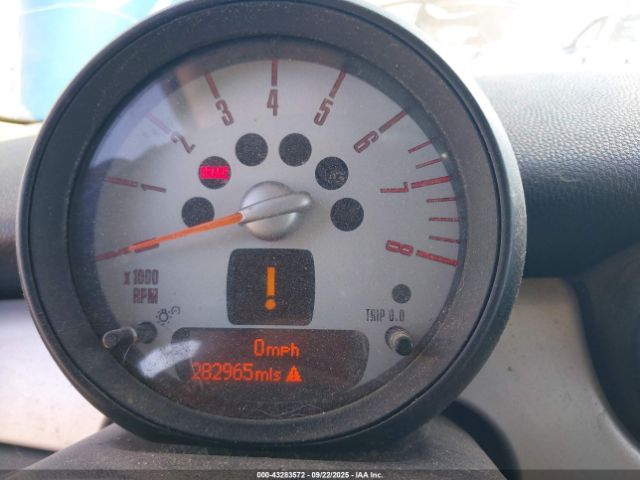 2011 MINI COOPER CLUBMAN WMWZF3C54BT267574 Photo 6