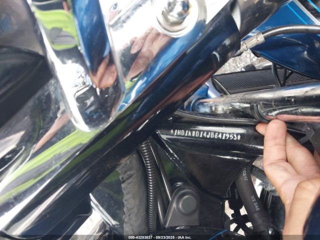2018 HARLEY-DAVIDSON FLHTK 1HD1KWD14JB641953 Photo 9