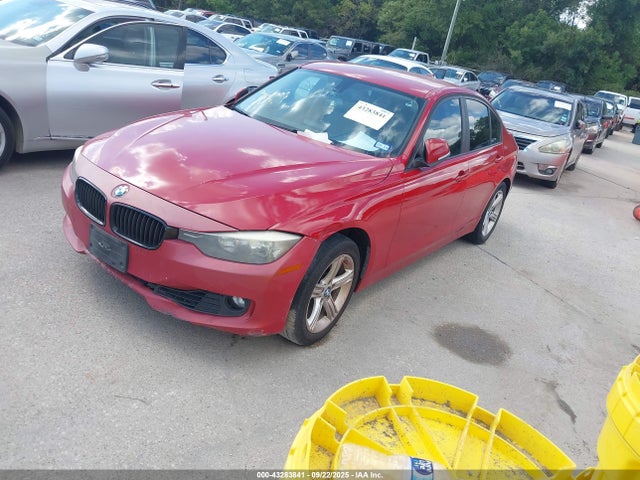 BMW 2014 2014 WBA3A5G50ENP33780 Image 2