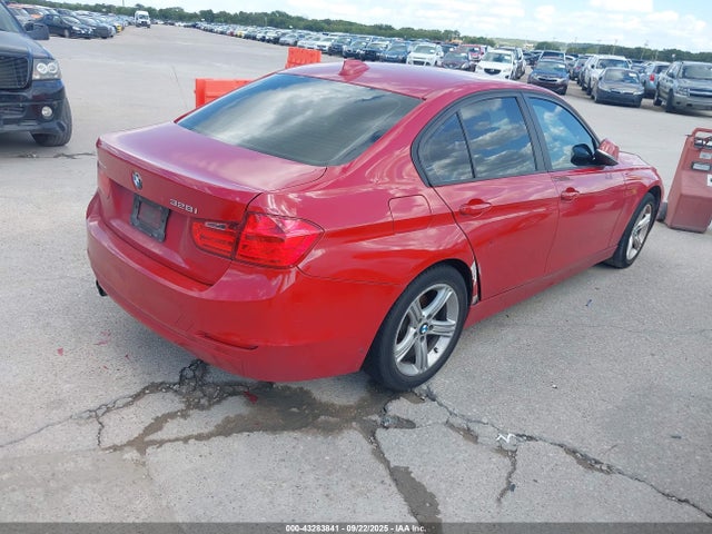 BMW 2014 2014 WBA3A5G50ENP33780 Image 4