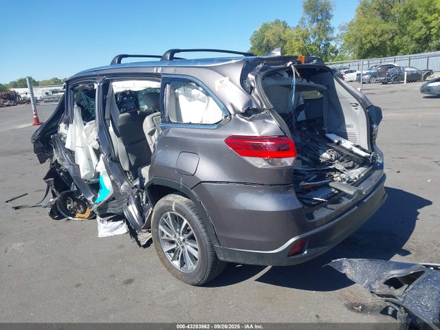 5TDKZRFH3KS366406 Toyota Highlander Xle