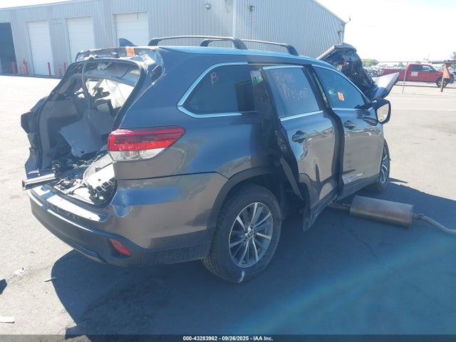 5TDKZRFH3KS366406 Toyota Highlander Xle