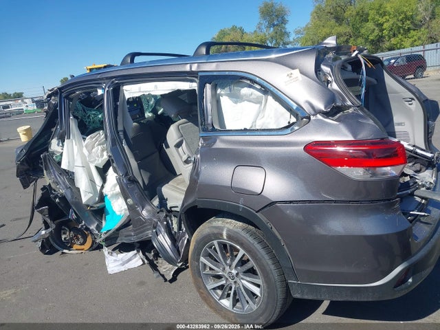 5TDKZRFH3KS366406 Toyota Highlander Xle