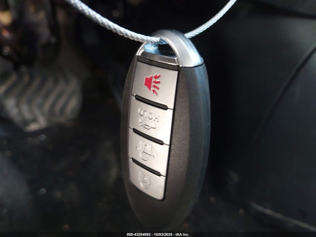 5N1AT2MV9HC800377 Nissan 2017