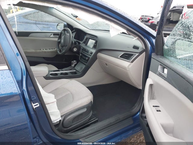 2017 Hyundai Sonata Se მანქანა იყიდება აუქციონზე, vin: 5NPE24AFXHH525995, აუქციონის ნომერი: 43284106