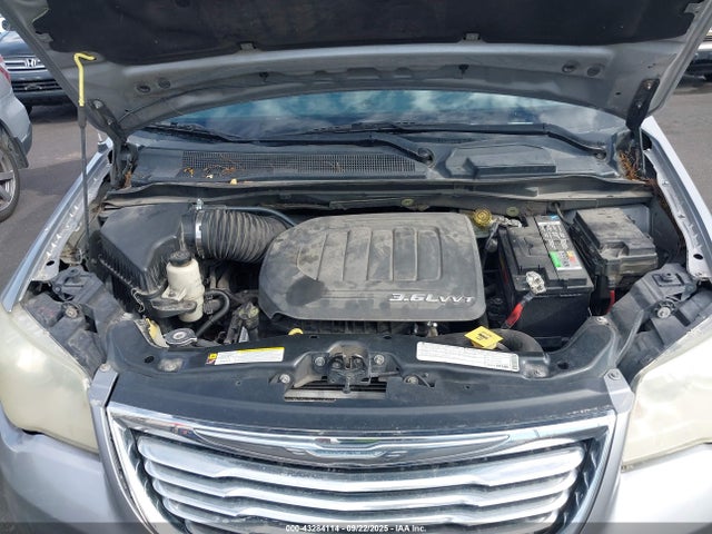2C4RC1BG6ER348526 Chrysler Town and Country