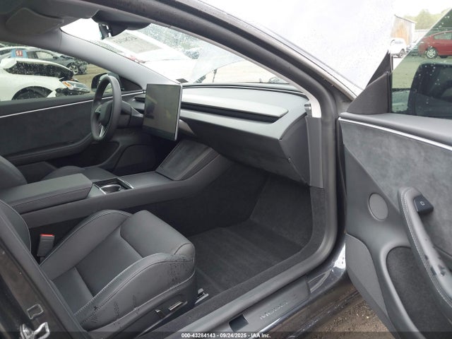 2024 TESLA MODEL 3 5YJ3E1ET0RF822318 Photo 4