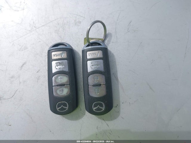 3MZBM1U79GM308329 Mazda pe