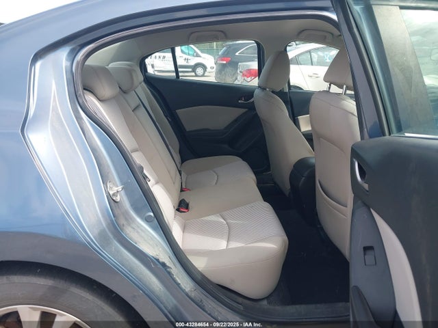 3MZBM1U79GM308329 Mazda pe
