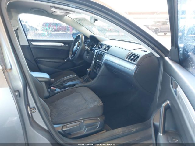 2017 VOLKSWAGEN PASSAT 1VWAT7A31HC053536 Photo 4