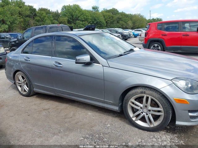 Mercedes-Benz C-Class 2014 WDDGF4HB5EA956477 Image 13