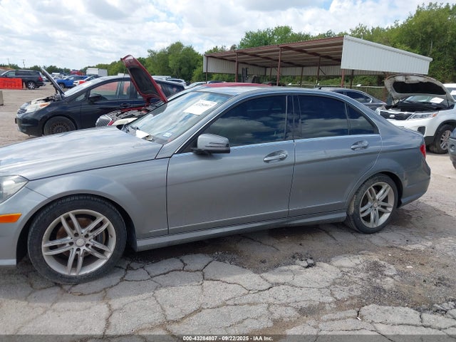 Mercedes-Benz C-Class 2014 WDDGF4HB5EA956477 Image 14