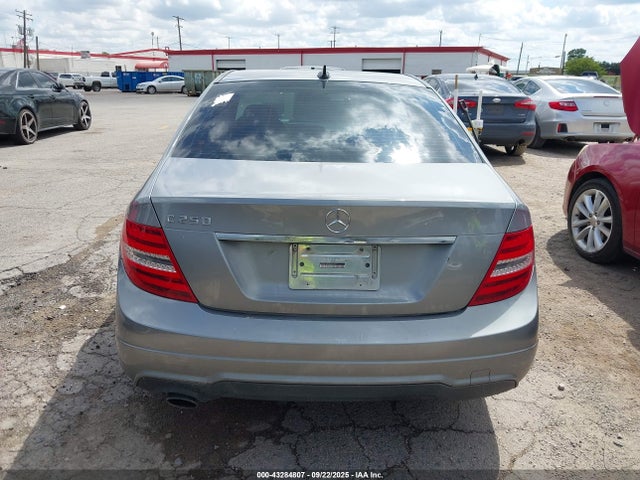 Mercedes-Benz C-Class 2014 WDDGF4HB5EA956477 Image 16