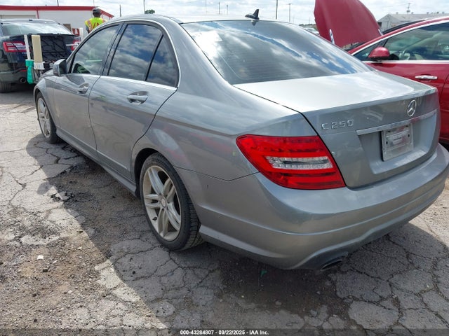 Mercedes-Benz C-Class 2014 WDDGF4HB5EA956477 Image 3