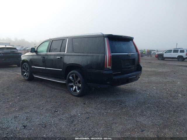 2016 CADILLAC ESCALADE ESV 1GYS3HKJ8GR312782 Photo 2