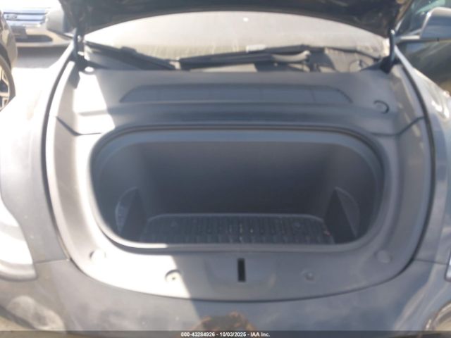 2021 TESLA MODEL Y 5YJYGDEE0MF228517 Photo 9
