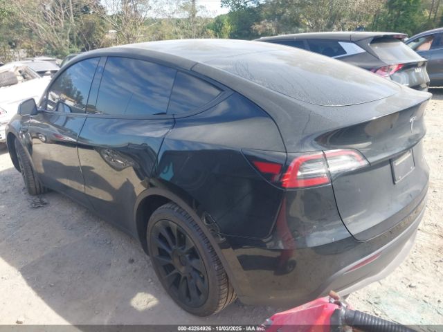2021 TESLA MODEL Y 5YJYGDEE0MF228517 Photo 2