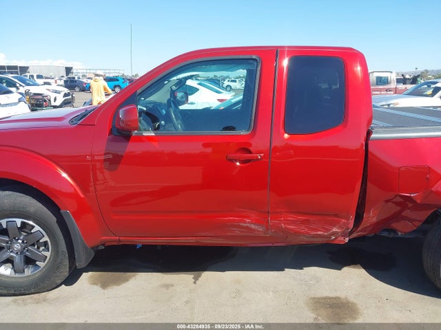 1N6AD0CW2FN737900 Nissan 2015