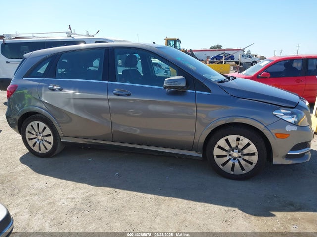 Mercedes-Benz B-Class 2017 WDDVP9AB7HJ012289 Image 13