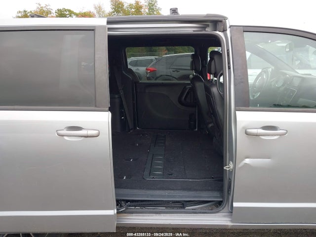 2C4RDGEG6JR336690 Dodge Grand Caravan