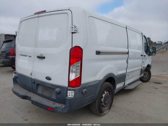 Ford 2018 2018 1FTYR2YM6JKB17762 Image 4