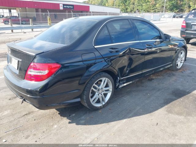 2014 MERCEDES-BENZ C 250 WDDGF4HB1EG220441 Photo 3