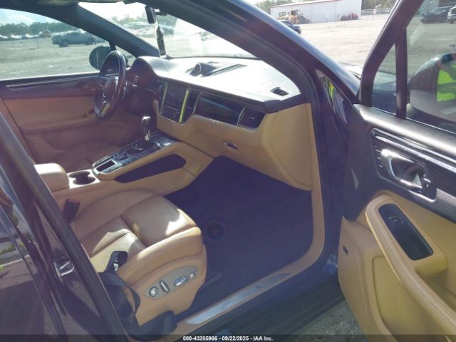 2017 PORSCHE MACAN WP1AB2A52HLB12876 Photo 4