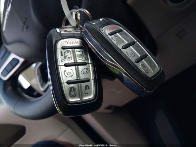 2019 CHRYSLER PACIFICA 2C4RC1FG4KR737915 Photo 10