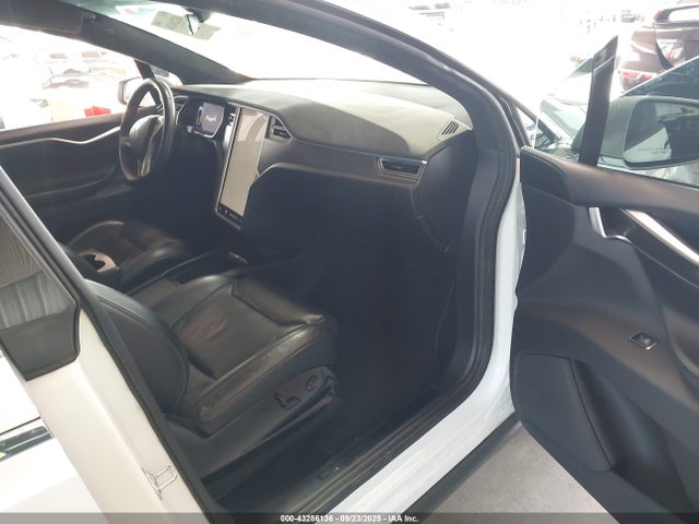 2016 TESLA MODEL X 5YJXCAE22GF012295 Photo 4