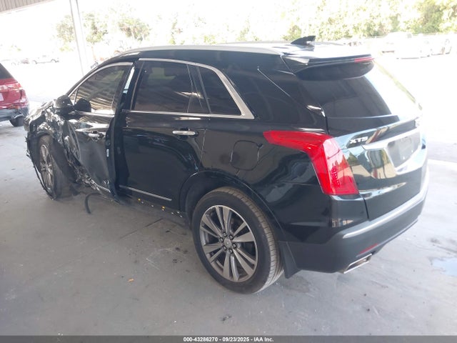 2017 CADILLAC XT5 1GYKNBRS0HZ215258 Photo 2